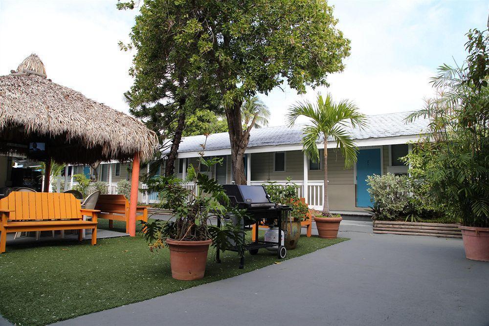 Seashell Motel And International Hostel Key West Exterior photo