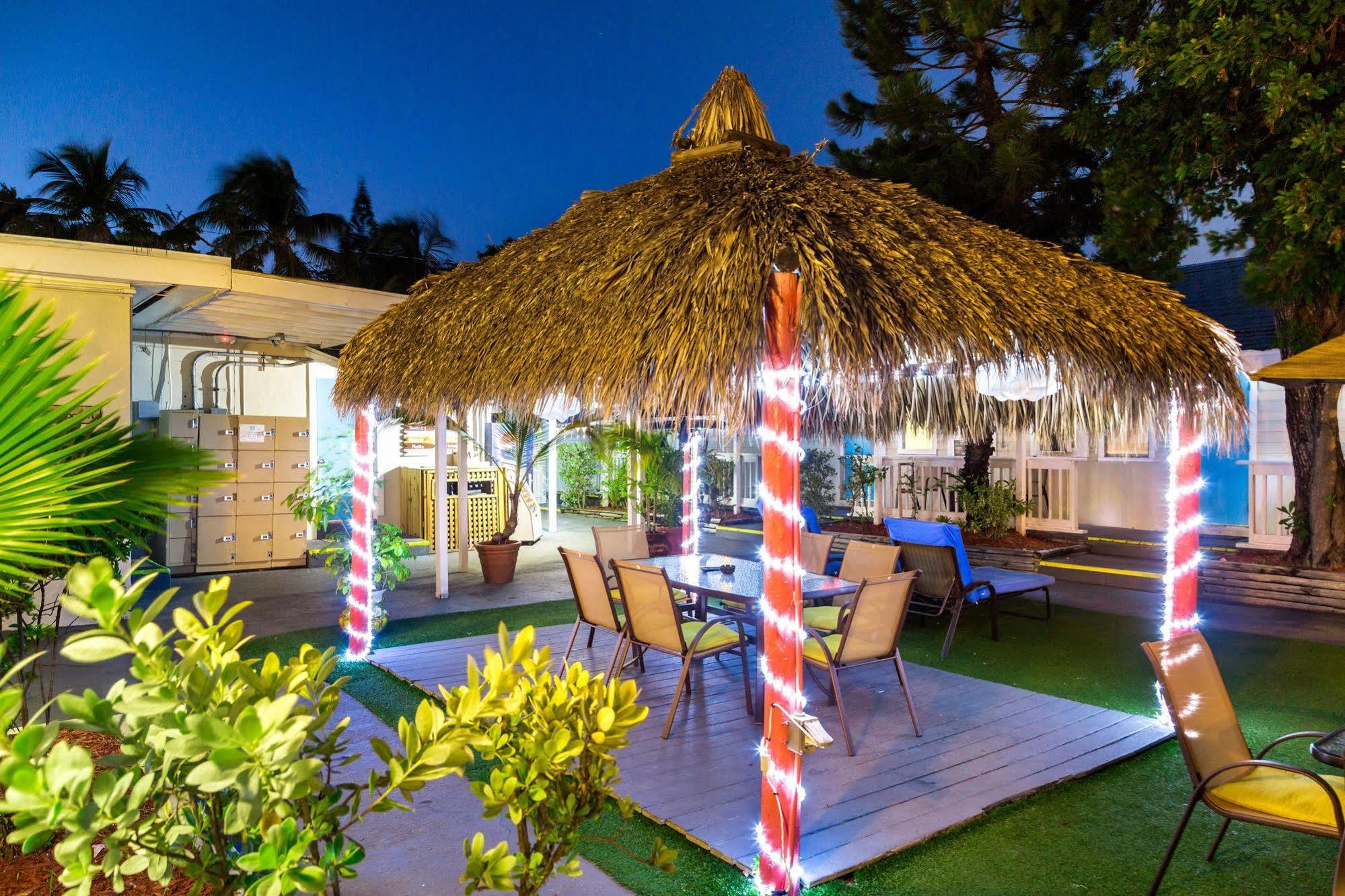 Seashell Motel And International Hostel Key West Exterior photo