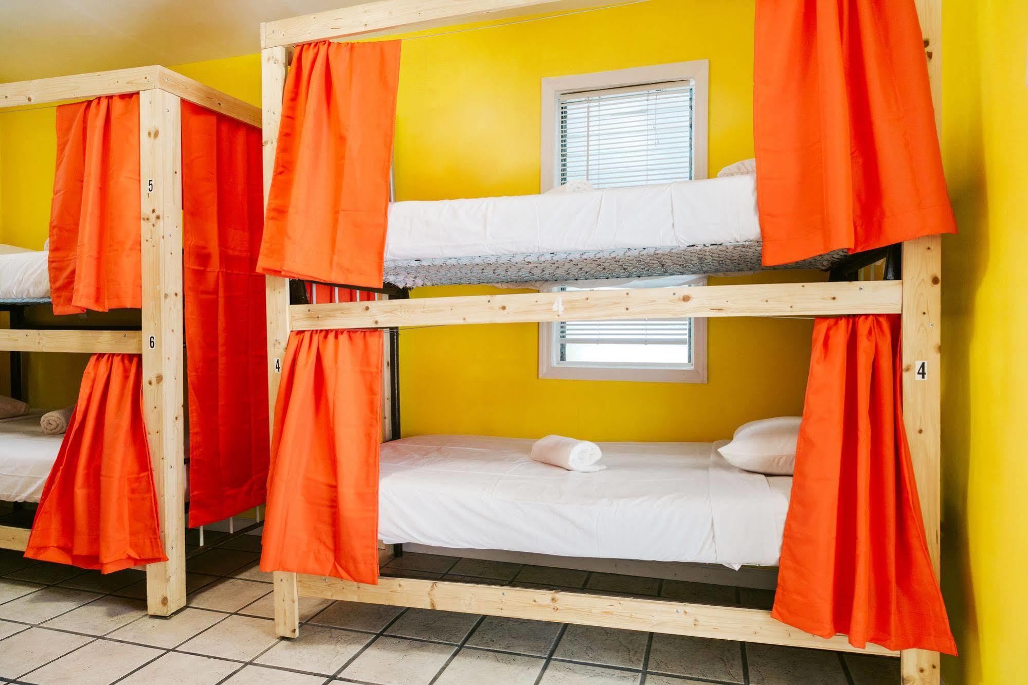Seashell Motel And International Hostel Key West Exterior photo